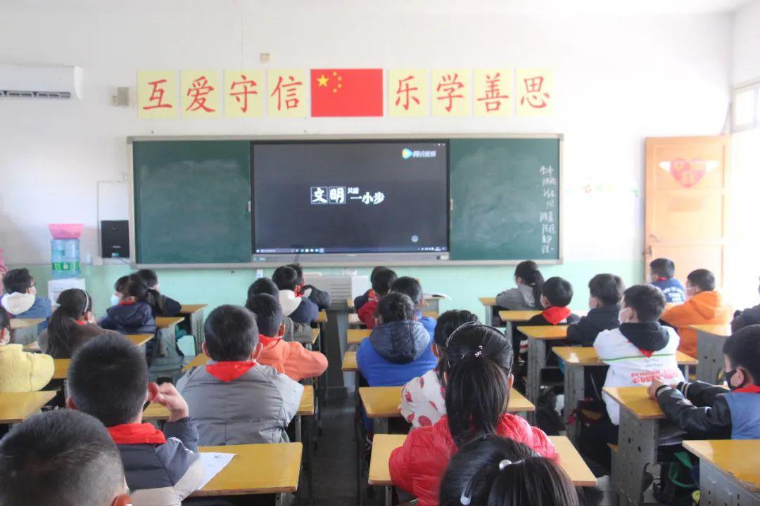 飞扬的方块鸟